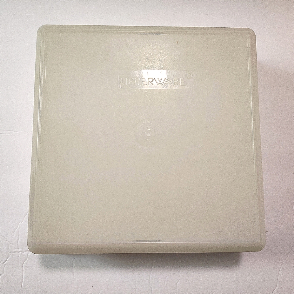 Vintage Tupperware Square Container - Picture 2 of 7